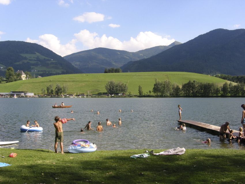 Putterersee: Wärmster Alpenmoorsee der Steiermark – Campingplatz ...